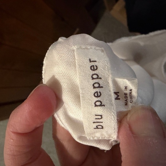 Blu Pepper White Eyelet Sleeveless Blouse - Picture 6 of 8